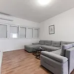 Paula Center