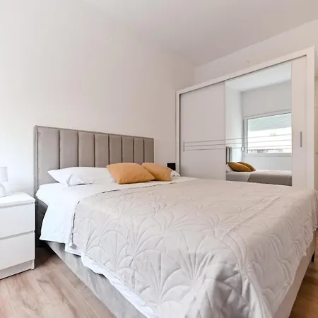 Paula Center Apartment