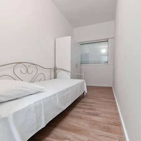 Paula Center Apartment *
